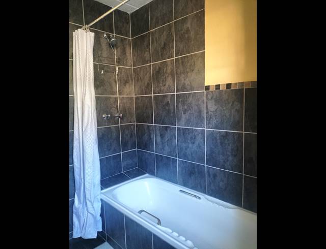 2 bed property to rent in VORNA VALLEY